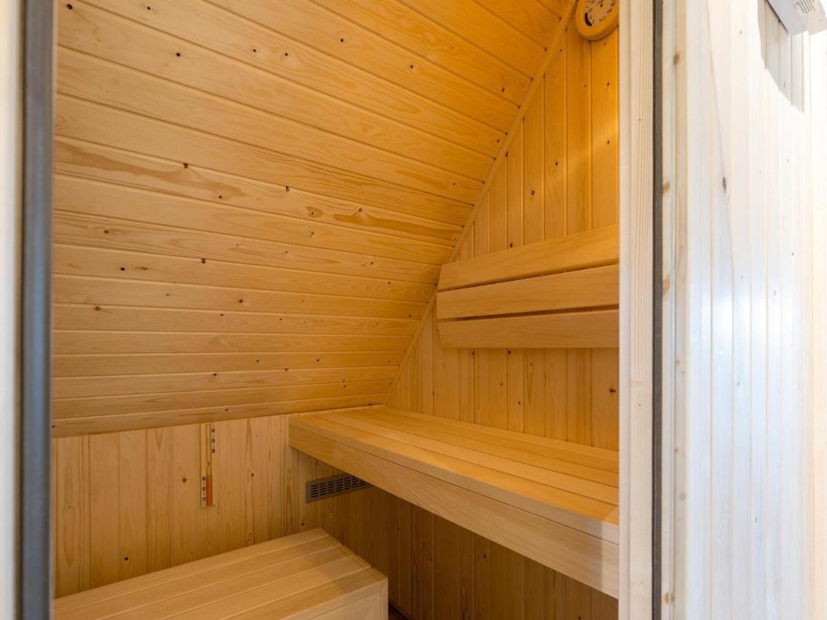 Holiday Home In Scherpenisse With Bubble Bath المظهر الخارجي الصورة