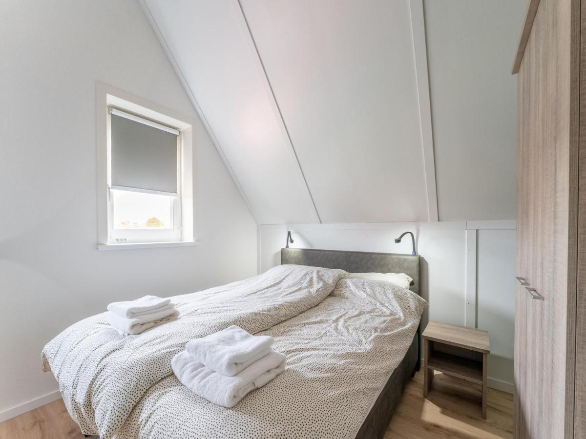 Holiday Home In Scherpenisse With Bubble Bath المظهر الخارجي الصورة
