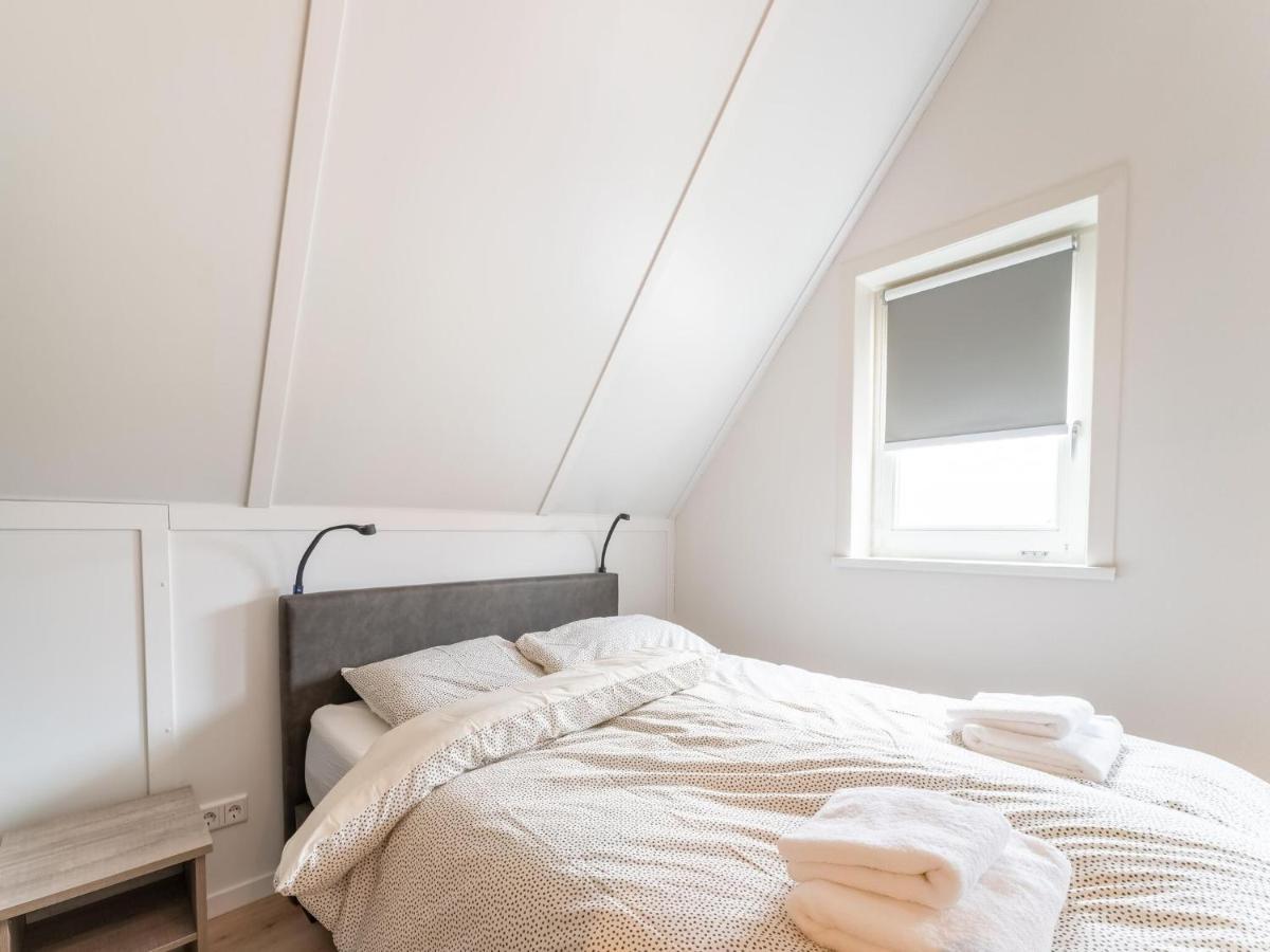 Holiday Home In Scherpenisse With Bubble Bath المظهر الخارجي الصورة